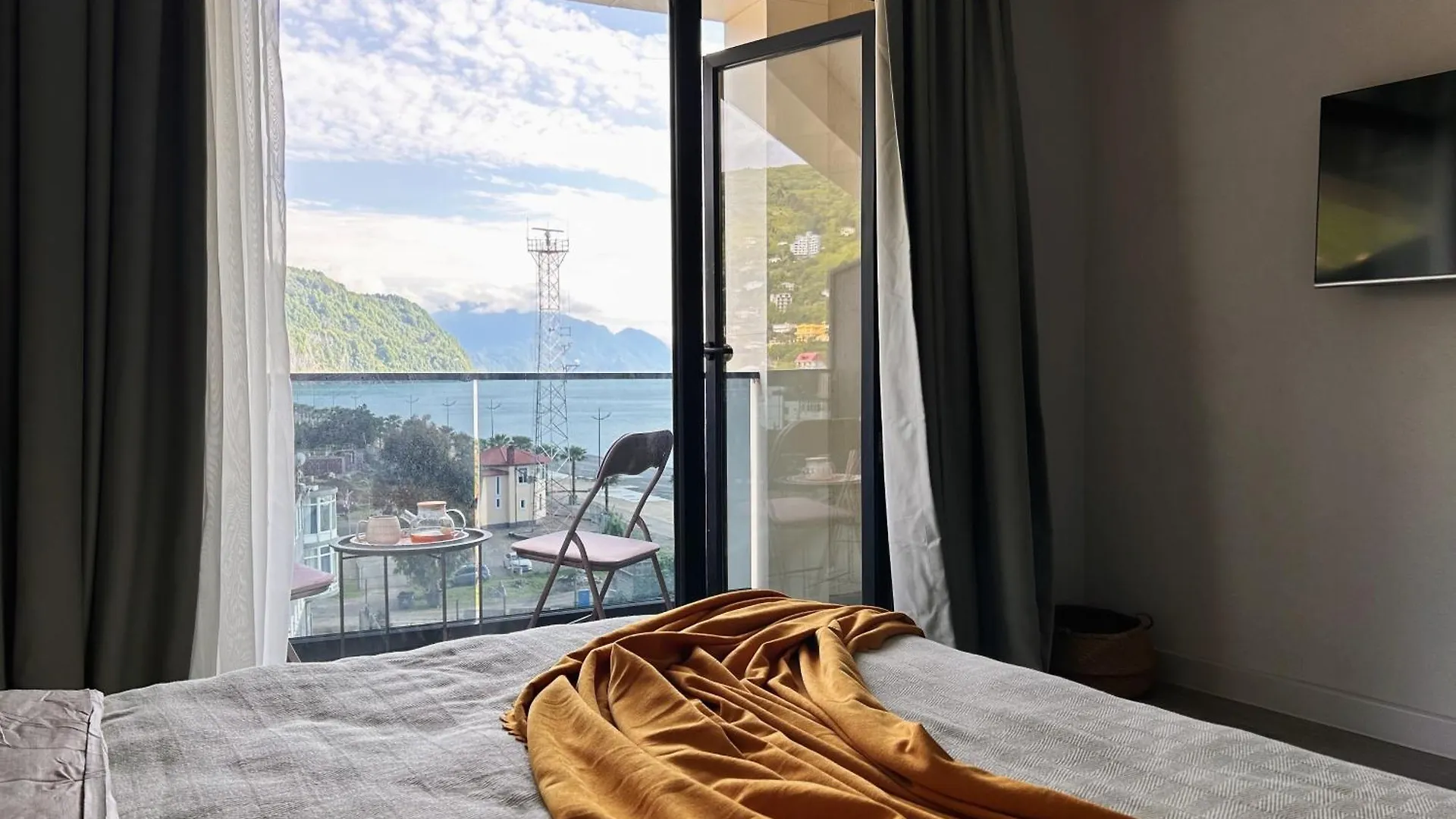 Studio Gonio Lemon Apartment